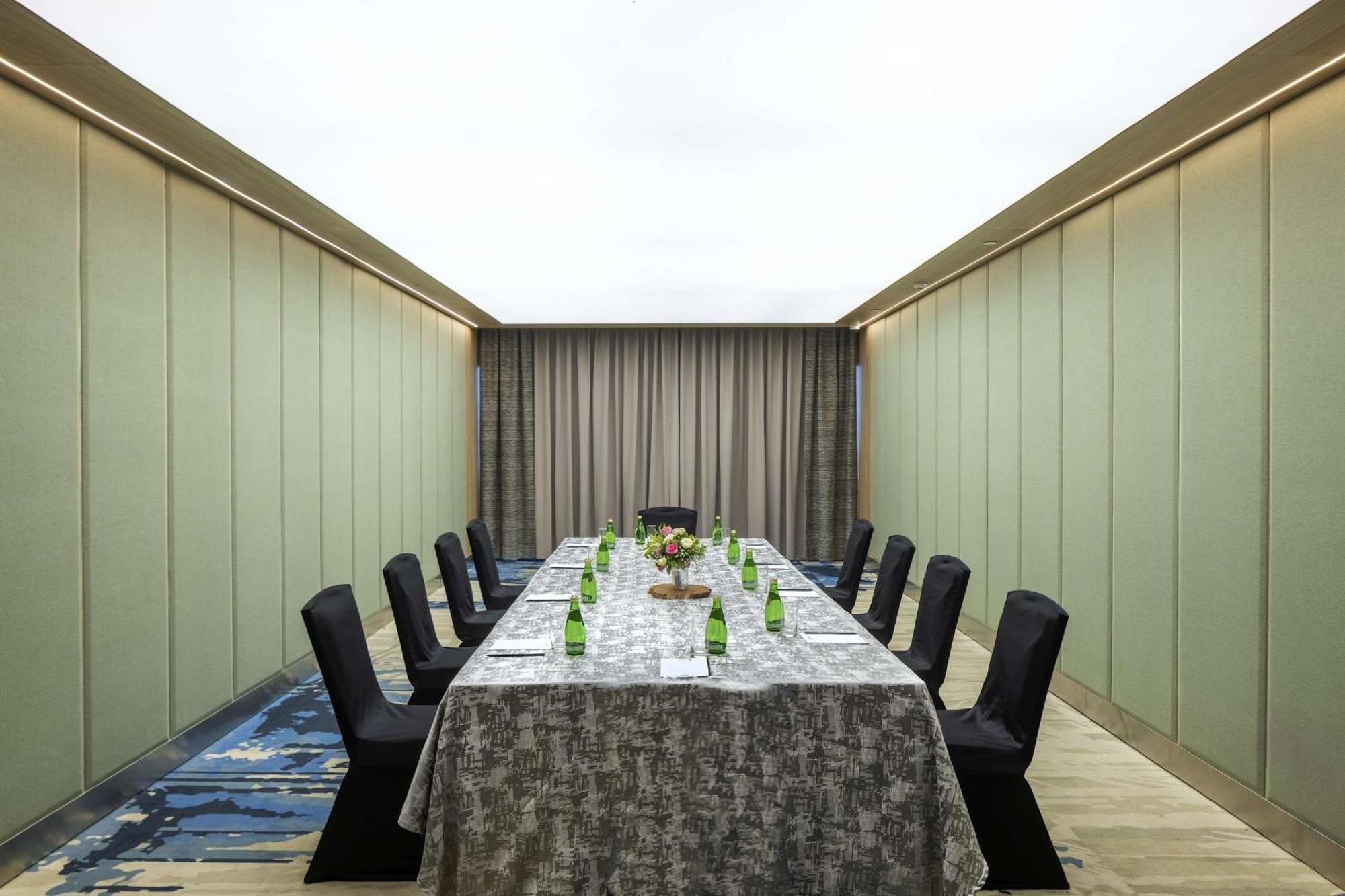 Radisson Blu Mumbai International Airport — Photos 1